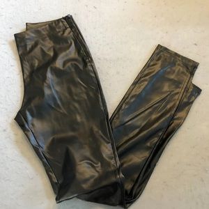 SBetro Pants Women's Large Black Faux Leather Skinny Straight